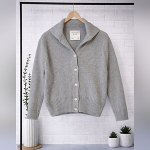 Abercrombie NWT Women's Gray Button-Up Sweater Cardigan Thick XS S